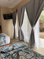 Hotel y Eco-Cabañas Azul María Bacalar