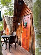 Hotel y Eco-Cabañas Azul María Bacalar