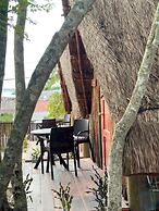 Hotel y Eco-Cabañas Azul María Bacalar