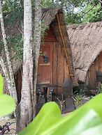 Hotel y Eco-Cabañas Azul María Bacalar