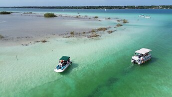 Hotel y Eco-Cabañas Azul María Bacalar