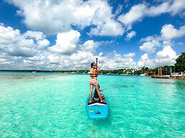 Hotel y Eco-Cabañas Azul María Bacalar