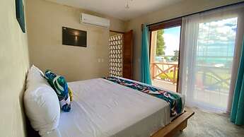 Hotel y Eco-Cabañas Azul María Bacalar