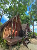 Hotel y Eco-Cabañas Azul María Bacalar