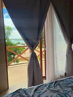 Hotel y Eco-Cabañas Azul María Bacalar