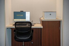 Courtyard By Marriott Lake City