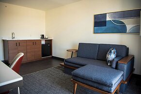 Courtyard By Marriott Lake City