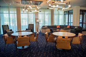 Courtyard By Marriott Lake City