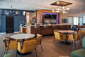 Courtyard By Marriott Lake City