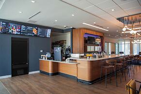 Courtyard By Marriott Lake City