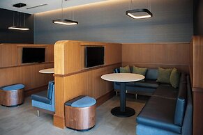 Courtyard By Marriott Lake City