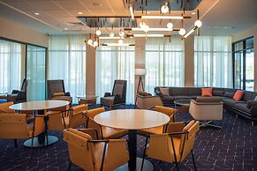 Courtyard By Marriott Lake City