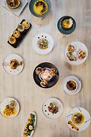 Tunas & Cabras Hotel