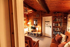 Two Bed Log Cabin in the Mountains