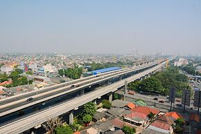 Modern And Comfy Studio At Grand Dhika City Apartment