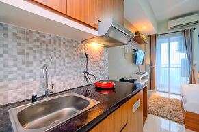 Homey And Relaxing Studio Grand Dhika City Apartment