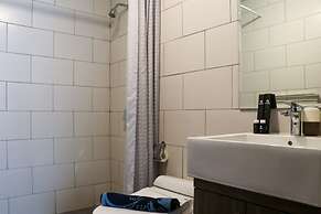 Exclusive 2Br At Lexington Apartment