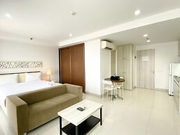 Cozy And Nice Studio At Azalea Suites Apartment