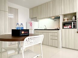 Cozy And Nice Studio At Azalea Suites Apartment