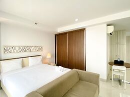 Cozy And Nice Studio At Azalea Suites Apartment