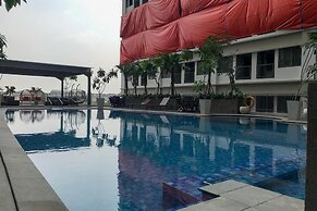 Homey And Well Furnished Studio Gateway Park Lrt City Bekasi Apartment