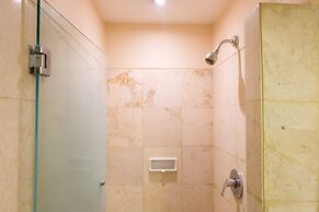 Strategic And Comfy 1Br At Braga City Walk Apartment