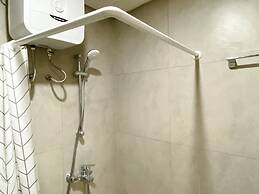 Homey And Warm Studio Room Pollux Chadstone Apartment