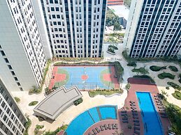 Homey And Warm Studio Room Pollux Chadstone Apartment