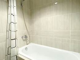 Best Homey 1Br At 25Th Fl Vasanta Innopark Apartment