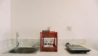 Homey And Comfy Studio Collins Boulevard Apartment