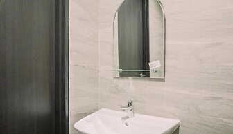 Homey And Comfy Studio Collins Boulevard Apartment