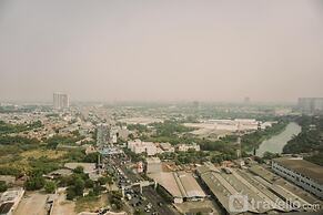 Homey And Comfy Studio Collins Boulevard Apartment