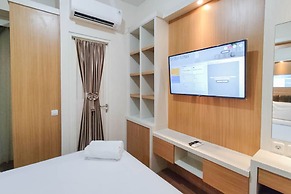 Minimalist And Homey Studio At Amartha View Apartment