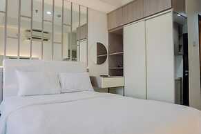 Homey And Cozy Stay Studio Belmont Residence Puri Apartement
