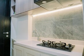 Homey And Cozy Stay Studio Belmont Residence Puri Apartement