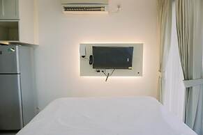 Homey And Cozy Stay Studio Belmont Residence Puri Apartement