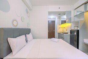 Modern Living And Nice Studio At Transpark Cibubur Apartment