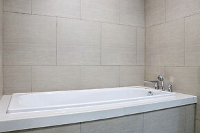 Comfortable And Homey 2Br Menara Jakarta Kemayoran Apartment