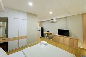 Spacious And Warm Studio Daan Mogot City Apartment