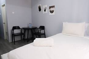 Comfy Studio Apartment At Grand Asia Afrika