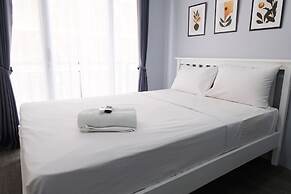 Minimalist Studio At Grand Asia Afrika Apartment