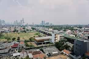 Homey And Comfort Stay 2Br Pakubuwono Terrace Apartment