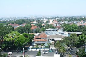 Homey Studio Apartment At Grand Setiabudi