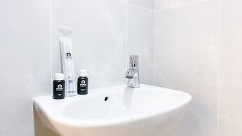 Minimalist And Homey Studio At Evenciio Margonda Apartment