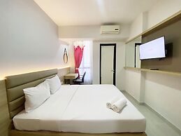 Homey And Modern Studio The Alton Apartment