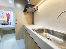 Homey And Modern Studio The Alton Apartment