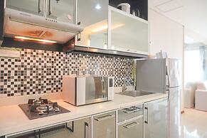 Modern And Homey 2Br Apartment Thamrin Residence