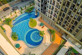 Fully Furnished And Cozy 2Br At Transpark Cibubur Apartment