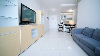 Nice And Spacey 1Br At The Via And The Vue Apartment