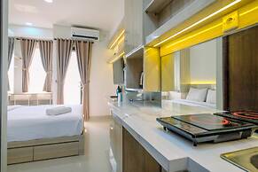 Cozy And Restful Studio At Transpark Cibubur Apartment